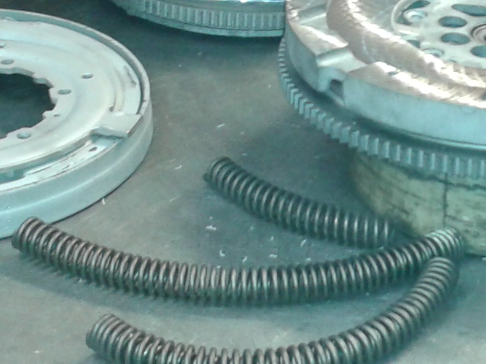 sprężyny łukowe z wnętrza dwumasy