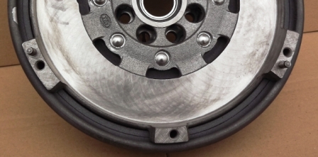 wieniec rozrusznika na kole dwumasowym